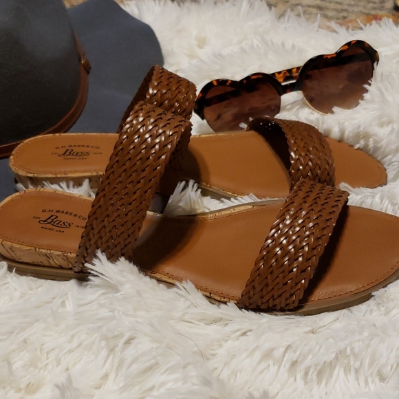 Sandals - Picture 3 of 3